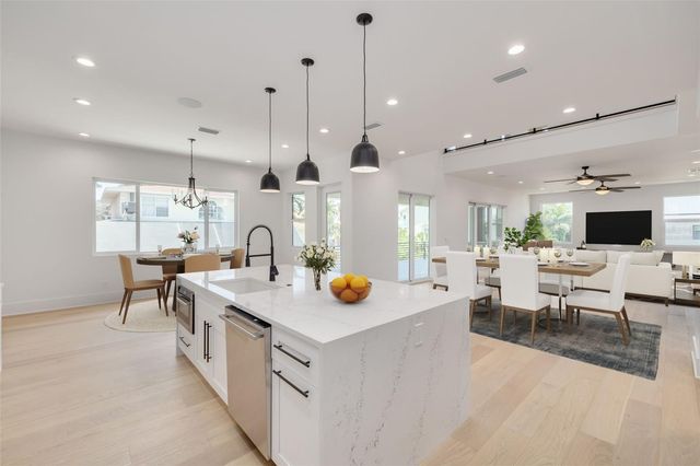 6012 KIPPS COLONY DRIVE E, Gulfport, FL 33707