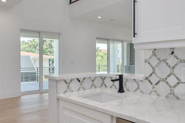 6012 KIPPS COLONY DRIVE E, Gulfport, FL 33707