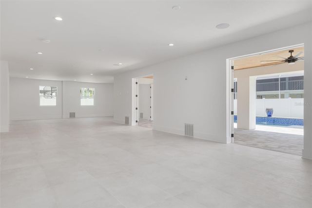 6012 KIPPS COLONY DRIVE E, Gulfport, FL 33707