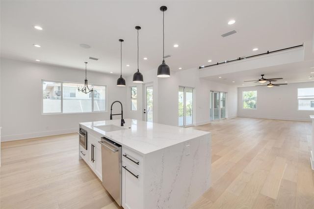 6012 KIPPS COLONY DRIVE E, Gulfport, FL 33707