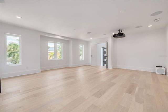 6012 KIPPS COLONY DRIVE E, Gulfport, FL 33707