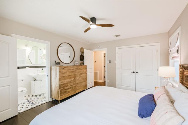 8502 Westview Drive, Spring Valley Village, TX 77055