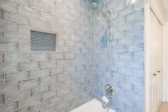 8502 Westview Drive, Spring Valley Village, TX 77055