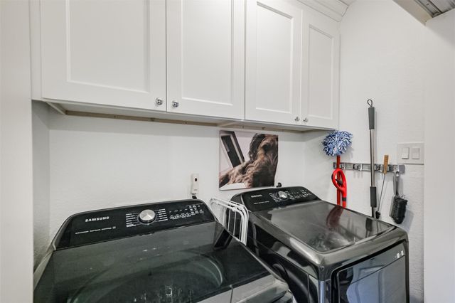 8502 Westview Drive, Spring Valley Village, TX 77055