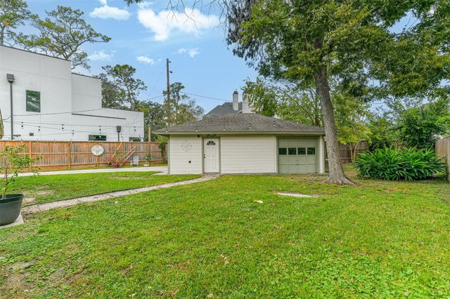 8502 Westview Drive, Spring Valley Village, TX 77055