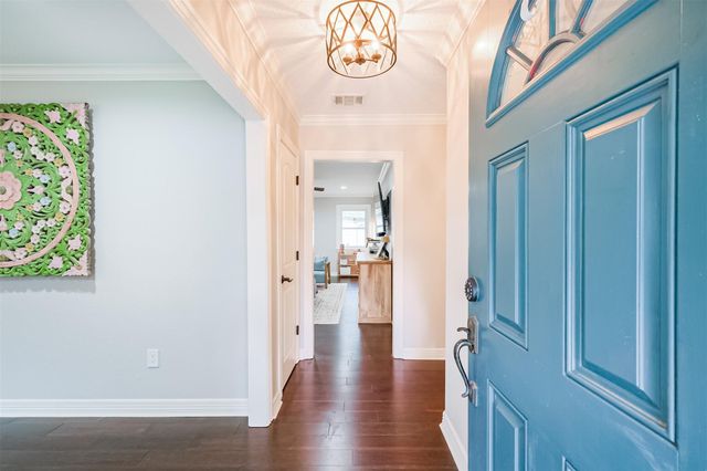 8502 Westview Drive, Spring Valley Village, TX 77055