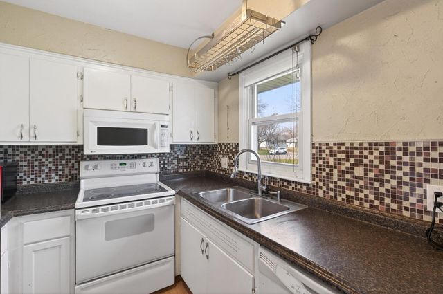 8000 Harkness Road S, Cottage Grove, MN 55016