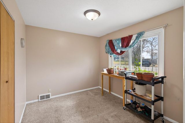 8000 Harkness Road S, Cottage Grove, MN 55016