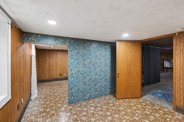 8000 Harkness Road S, Cottage Grove, MN 55016