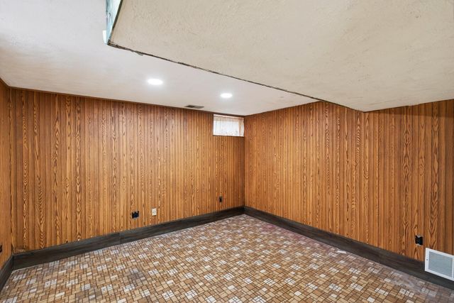 8000 Harkness Road S, Cottage Grove, MN 55016