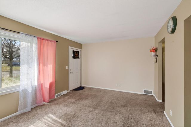 8000 Harkness Road S, Cottage Grove, MN 55016