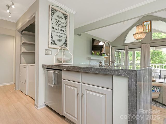 212 W 10th Street 3, Charlotte, NC 28202