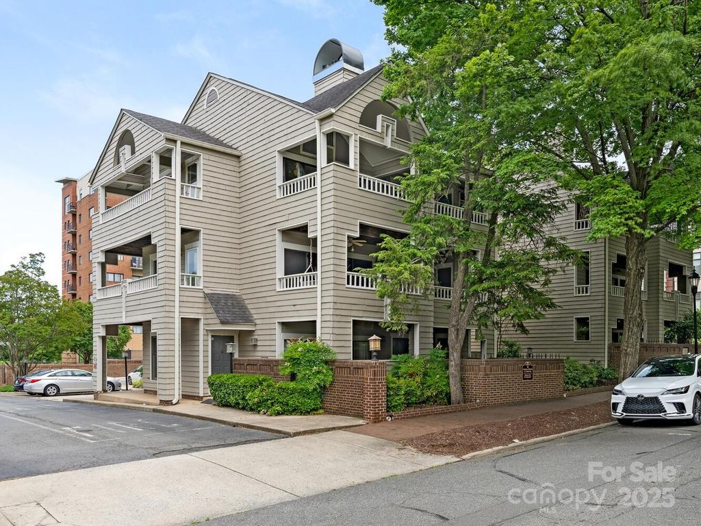 212 W 10th Street 3, Charlotte, NC 28202