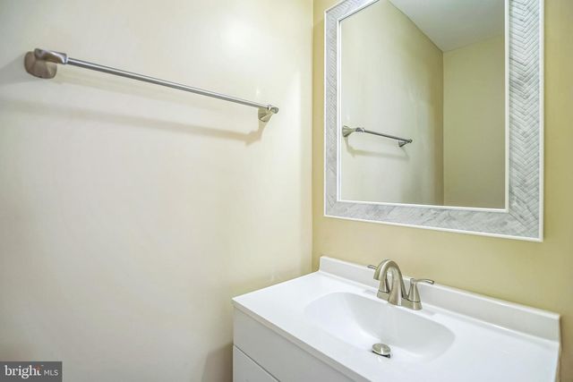 208 HOOKER STREET, Riverside, NJ 08075