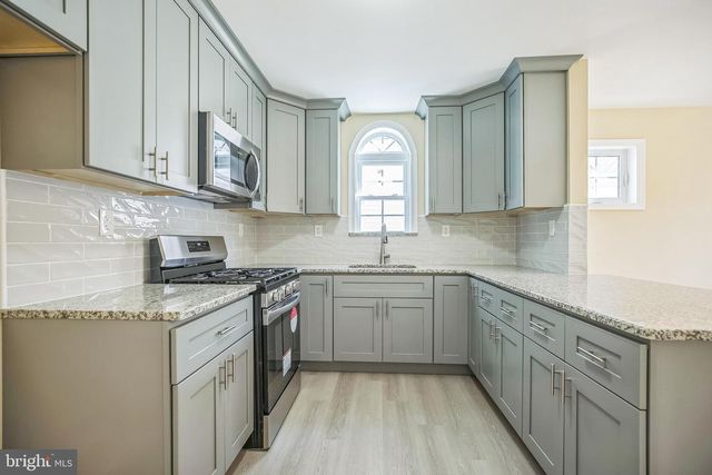 208 HOOKER STREET, Riverside, NJ 08075