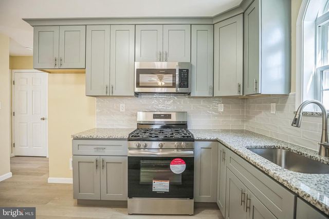 208 HOOKER STREET, Riverside, NJ 08075