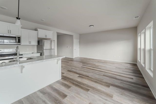 1068 W 20TH AVENUE, Oshkosh, WI 54902