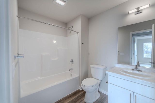 1068 W 20TH AVENUE, Oshkosh, WI 54902