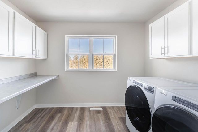 1068 W 20TH AVENUE, Oshkosh, WI 54902