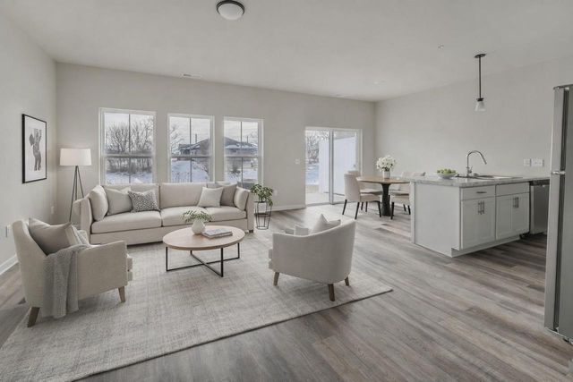 1068 W 20TH AVENUE, Oshkosh, WI 54902