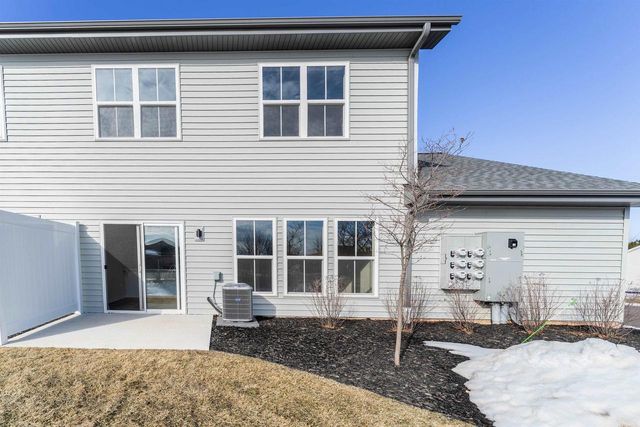 1068 W 20TH AVENUE, Oshkosh, WI 54902