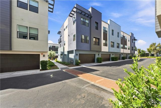 435 Village, Brea, CA 92821