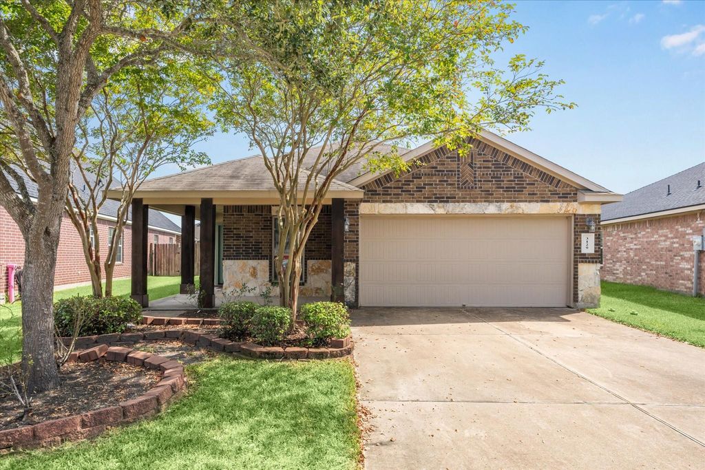 3129 Sun Terrace Lane, Dickinson, TX 77539
