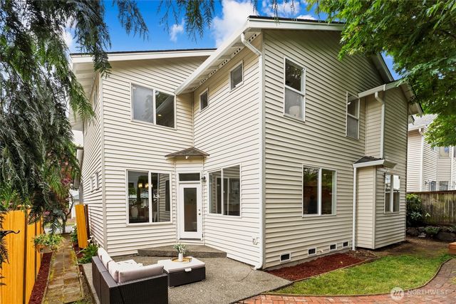 18009 15th Avenue W, Lynnwood, WA 98037