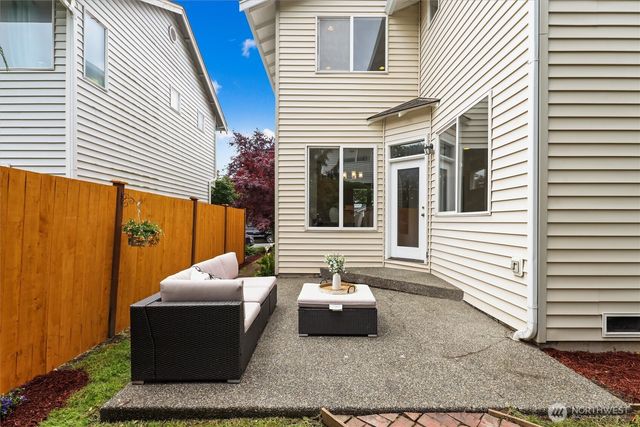 18009 15th Avenue W, Lynnwood, WA 98037