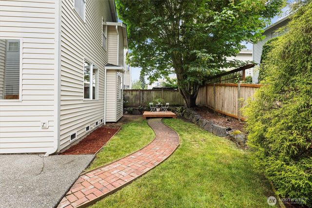 18009 15th Avenue W, Lynnwood, WA 98037