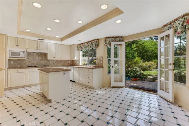 18615 Hillsboro, Porter Ranch, CA 91326