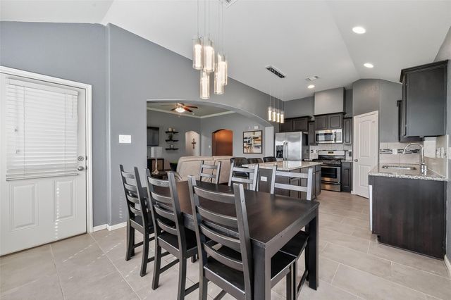 11 Coconut Palms Court, Manvel, TX 77578