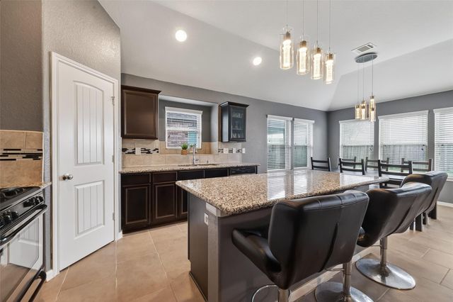 11 Coconut Palms Court, Manvel, TX 77578