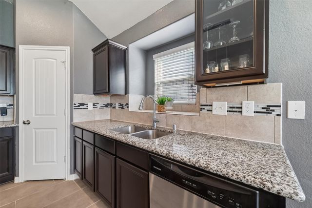 11 Coconut Palms Court, Manvel, TX 77578