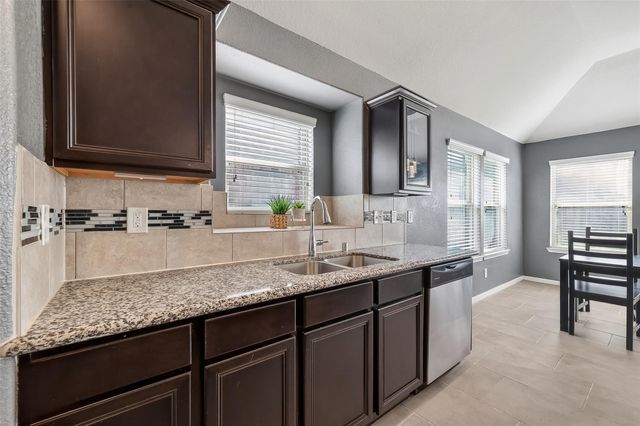 11 Coconut Palms Court, Manvel, TX 77578