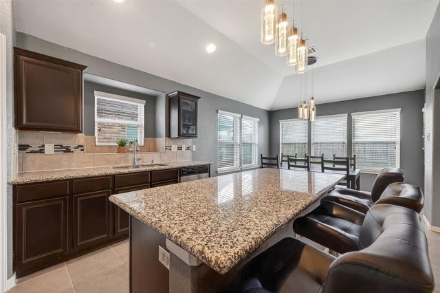 11 Coconut Palms Court, Manvel, TX 77578