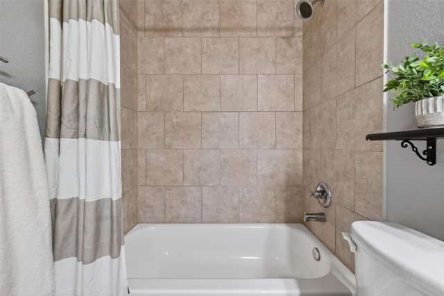 11 Coconut Palms Court, Manvel, TX 77578