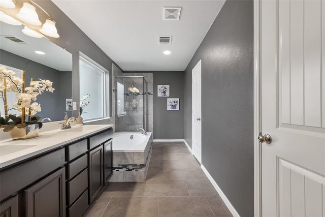 11 Coconut Palms Court, Manvel, TX 77578