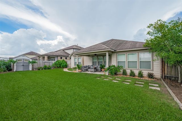 11 Coconut Palms Court, Manvel, TX 77578