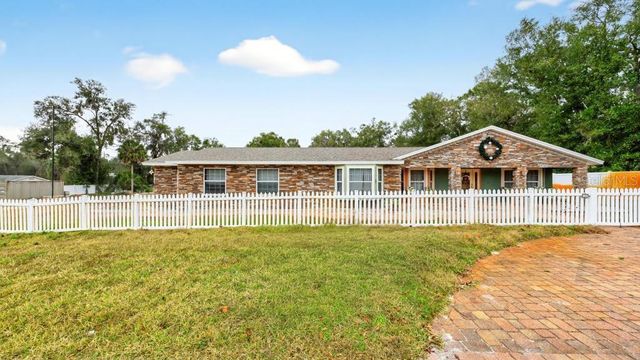 746 W WASHINGTON AVENUE W, Lake Helen, FL 32744