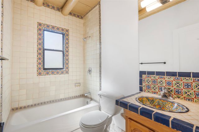 1445 Santa Cruz Drive, Santa Fe, NM 87505