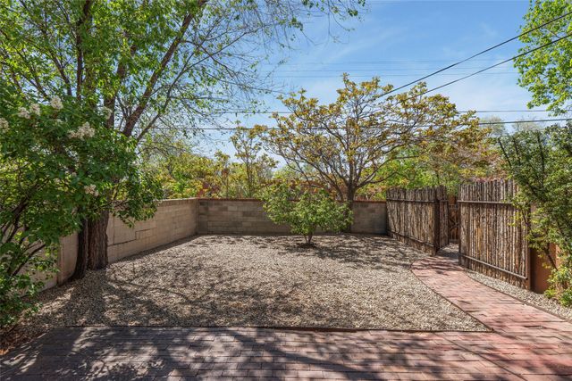 1445 Santa Cruz Drive, Santa Fe, NM 87505