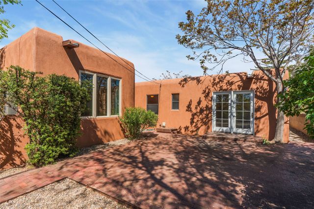 1445 Santa Cruz Drive, Santa Fe, NM 87505