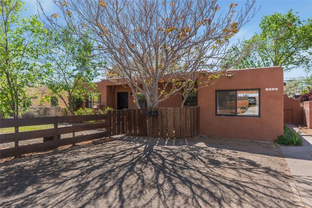 1445 Santa Cruz Drive, Santa Fe, NM 87505