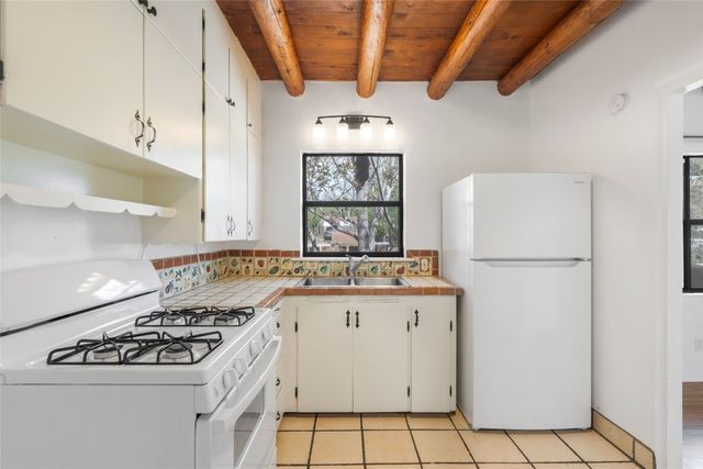1445 Santa Cruz Drive, Santa Fe, NM 87505