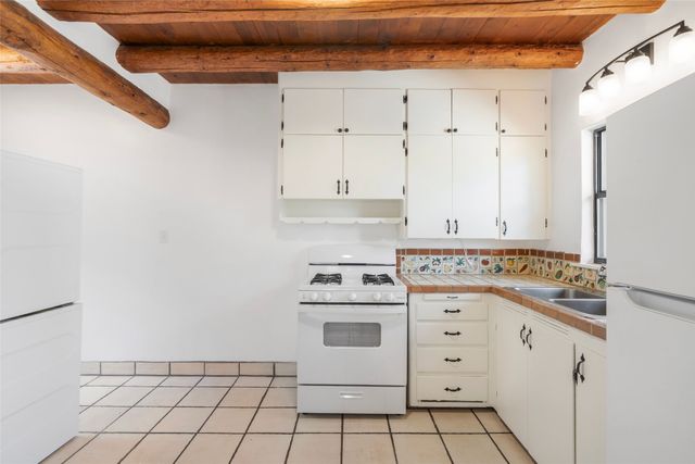 1445 Santa Cruz Drive, Santa Fe, NM 87505