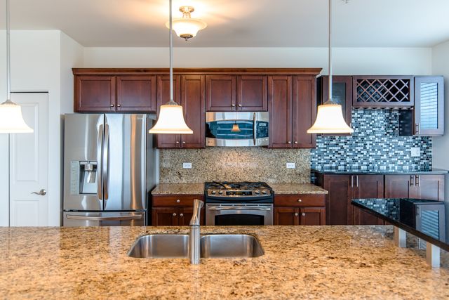 850 Village Center Drive 306, Burr Ridge, IL 60527