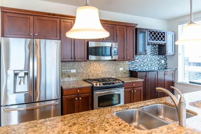 850 Village Center Drive 306, Burr Ridge, IL 60527