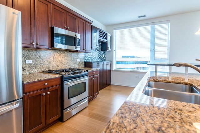 850 Village Center Drive 306, Burr Ridge, IL 60527