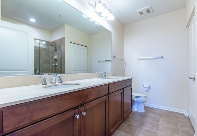 850 Village Center Drive 306, Burr Ridge, IL 60527